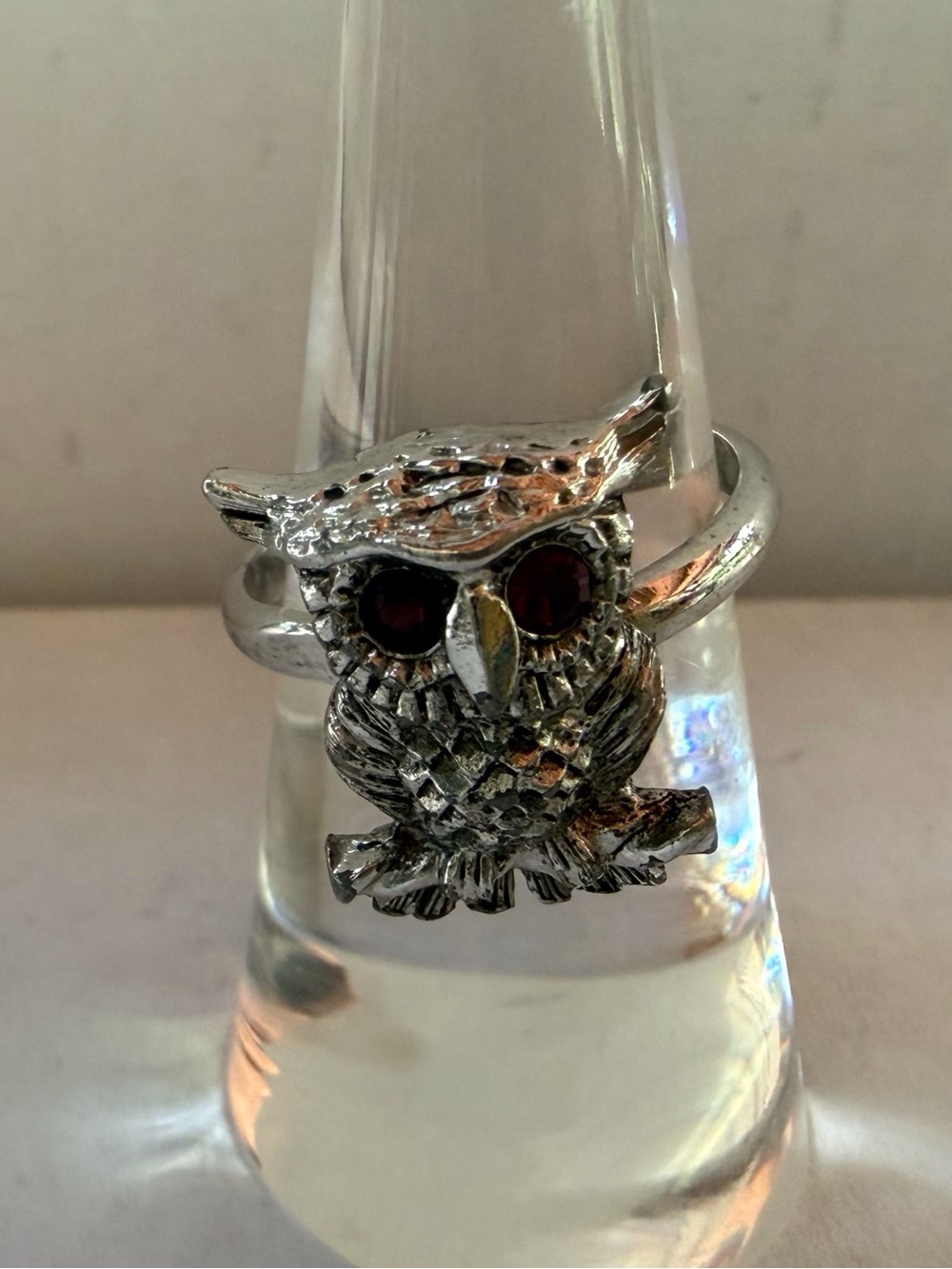 Sarah Coventry Silver tone Owl Ring with Garnet colored Eyes - Women's Jewelry